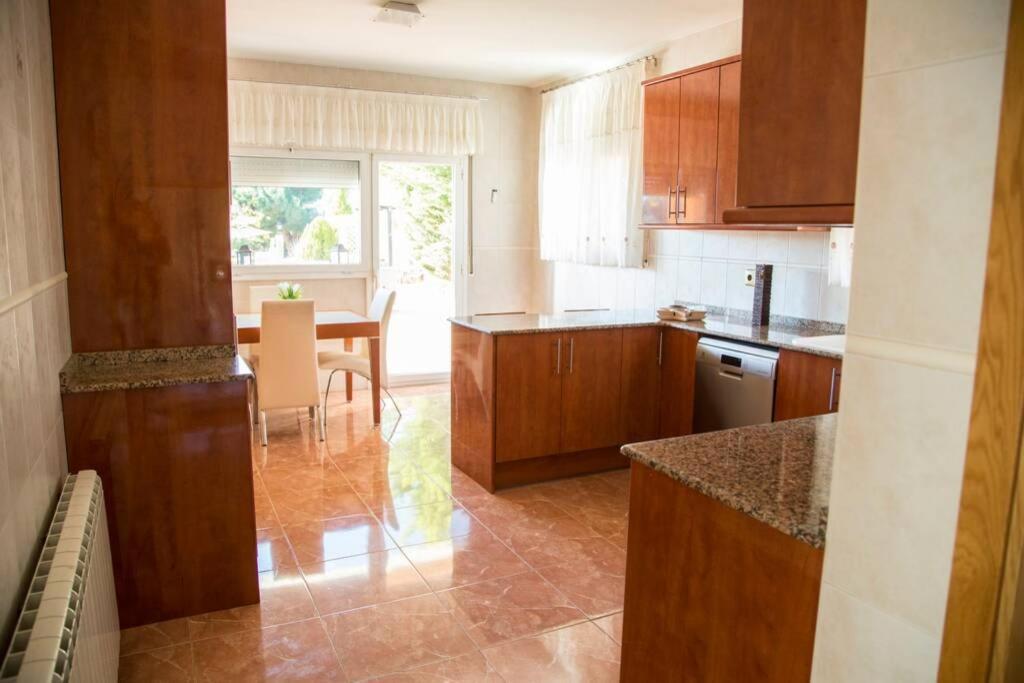 Casa Bella Con Piscina Villa กัลเดส เด มอนบุย ภายนอก รูปภาพ