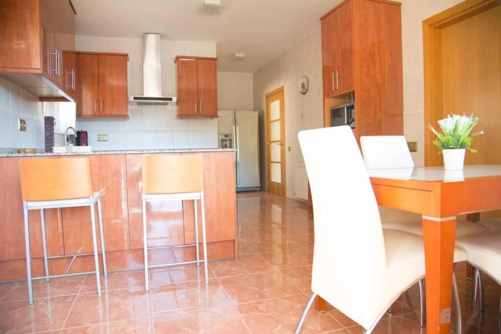 Casa Bella Con Piscina Villa กัลเดส เด มอนบุย ภายนอก รูปภาพ