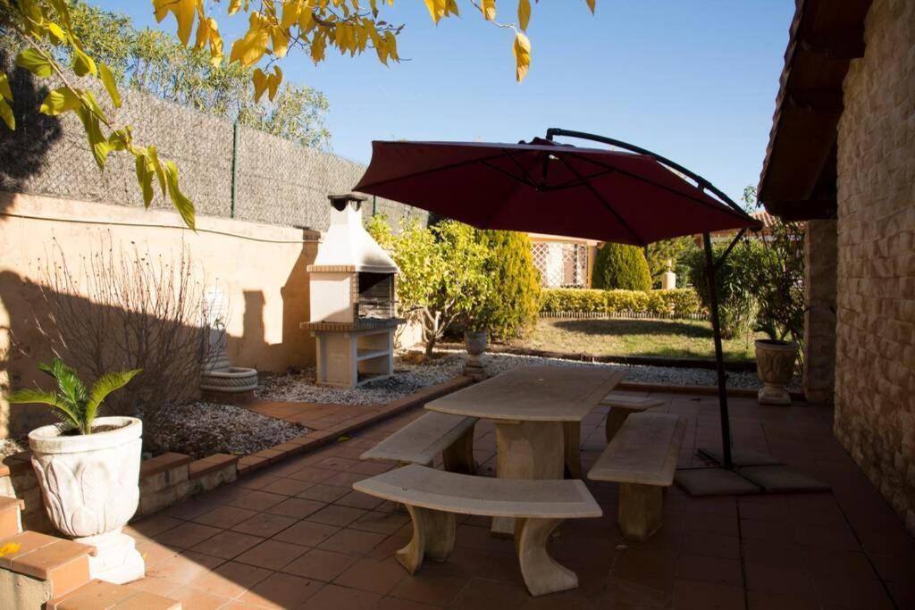 Casa Bella Con Piscina Villa กัลเดส เด มอนบุย ภายนอก รูปภาพ