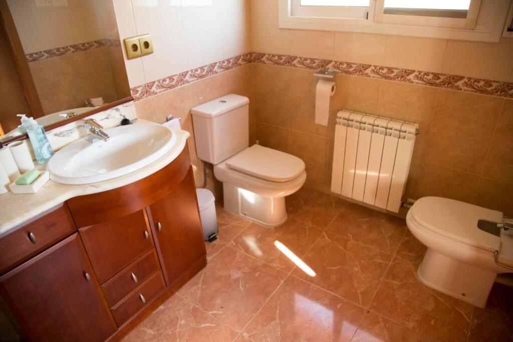 Casa Bella Con Piscina Villa กัลเดส เด มอนบุย ภายนอก รูปภาพ